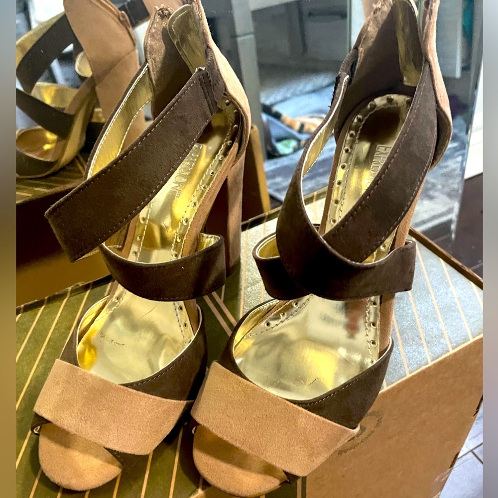 Expression block heel shoes size 6
